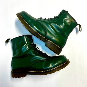 Dr. Martens Classic 8 Eye Boot